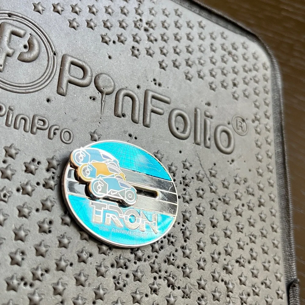 Disney Cast Member Exclusive Tron 35th Anniv. Lightcycle Slider Pin,LE500 (T-21) - Picture 3 of 8